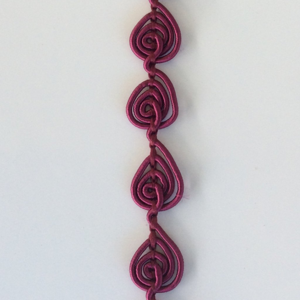 Braid Shells (1cm) - burgundy