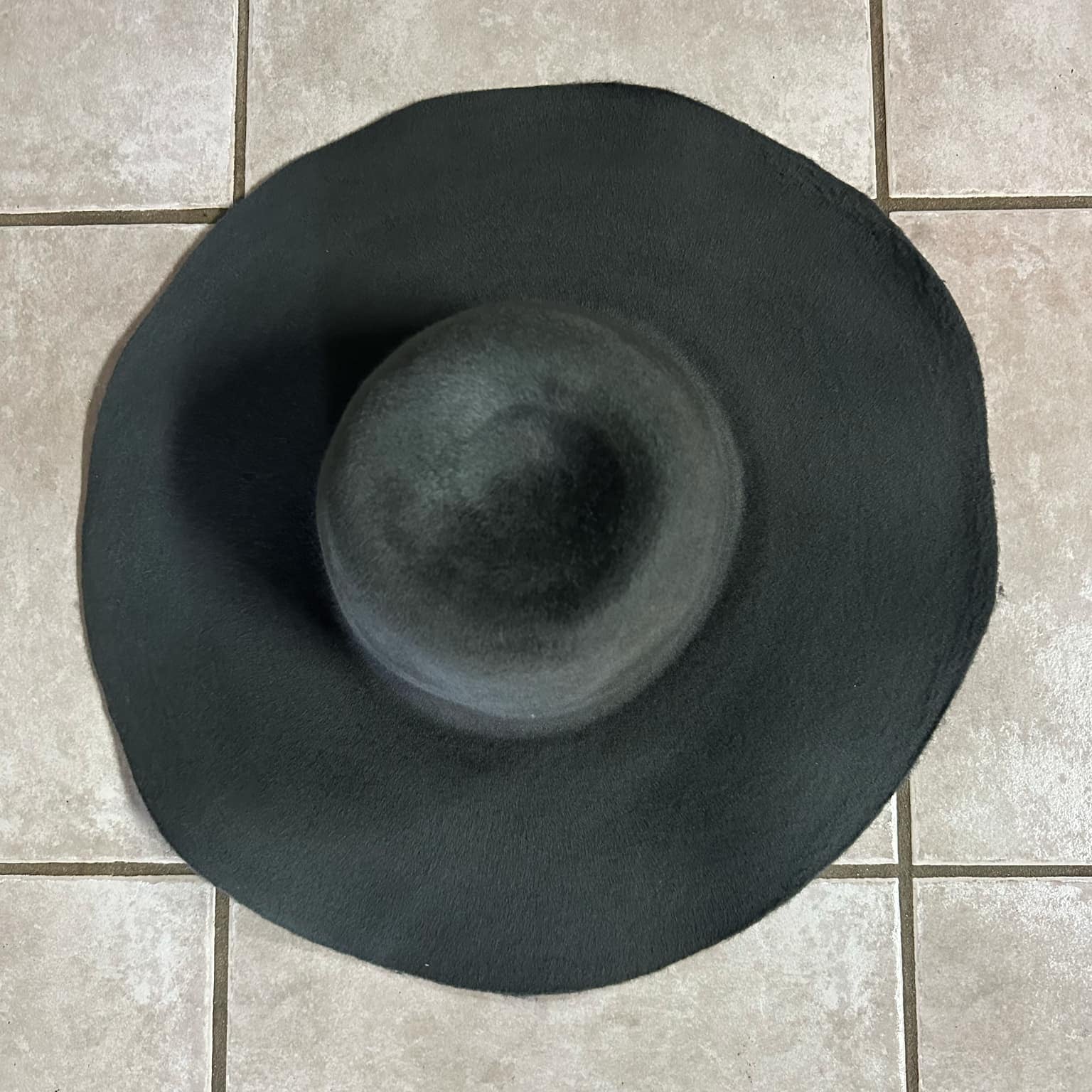 grizzly wool felt capelines grey