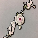 Appliques - pale pink flower runner