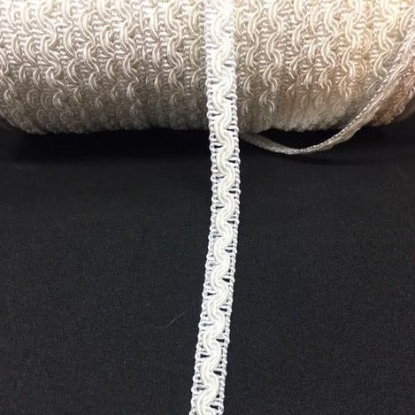 Braids Fine Ivory - centre zig zag