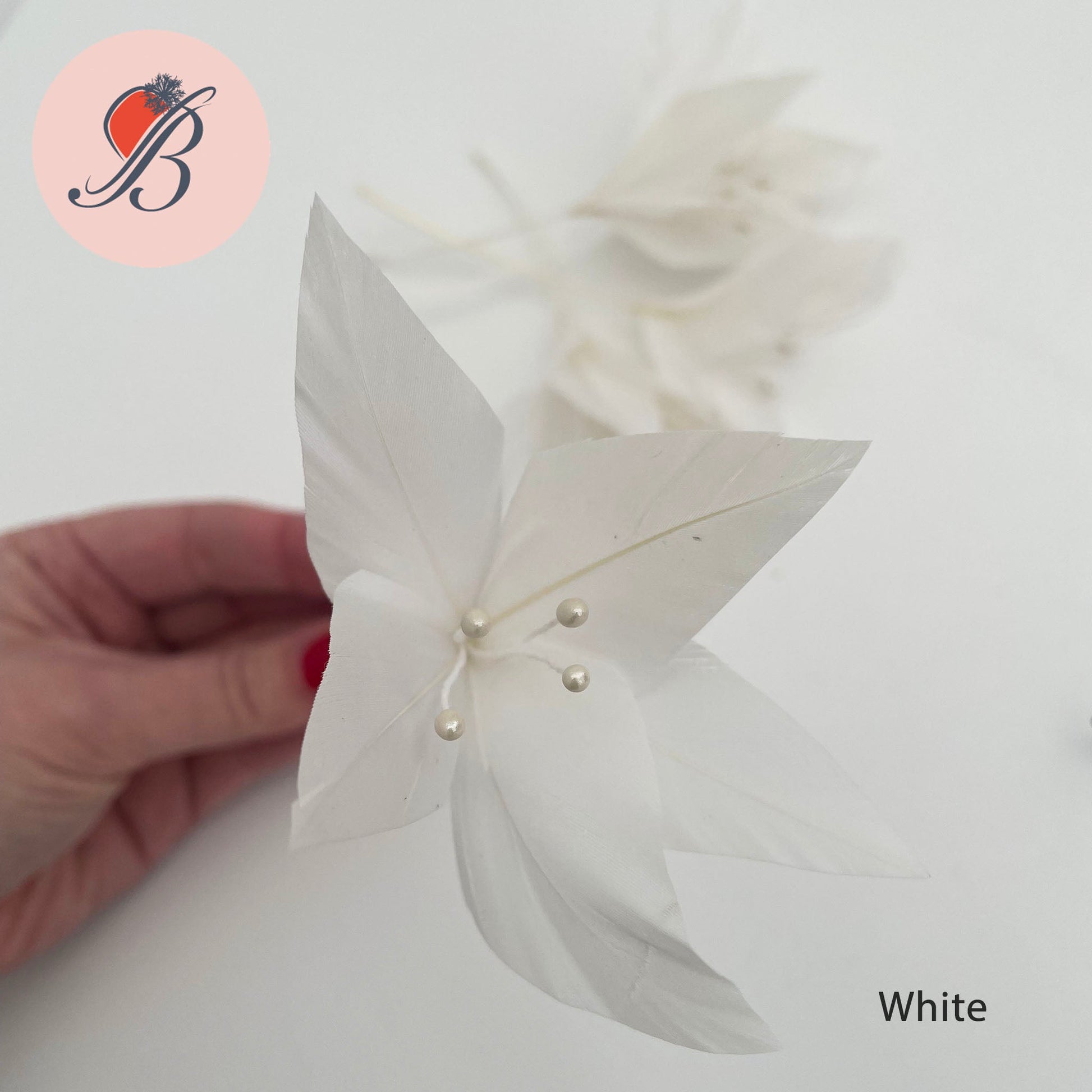 Small Goose Nagoire Feather Flower white